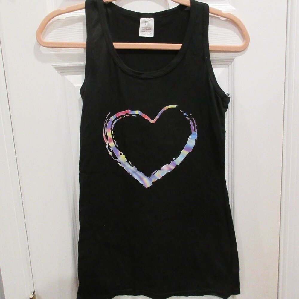 Heart logo tank top women's size large